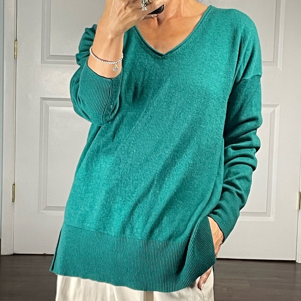 J Crew Wool Blend Essential V Neck Sweater size M